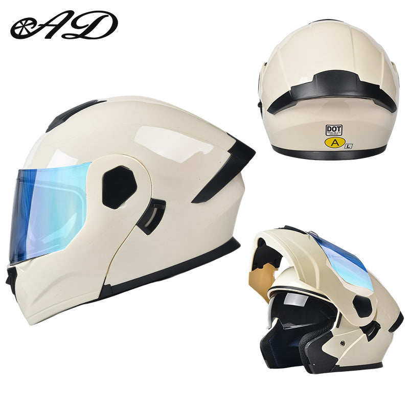 Motorcycle helmet with good ventilation in summer