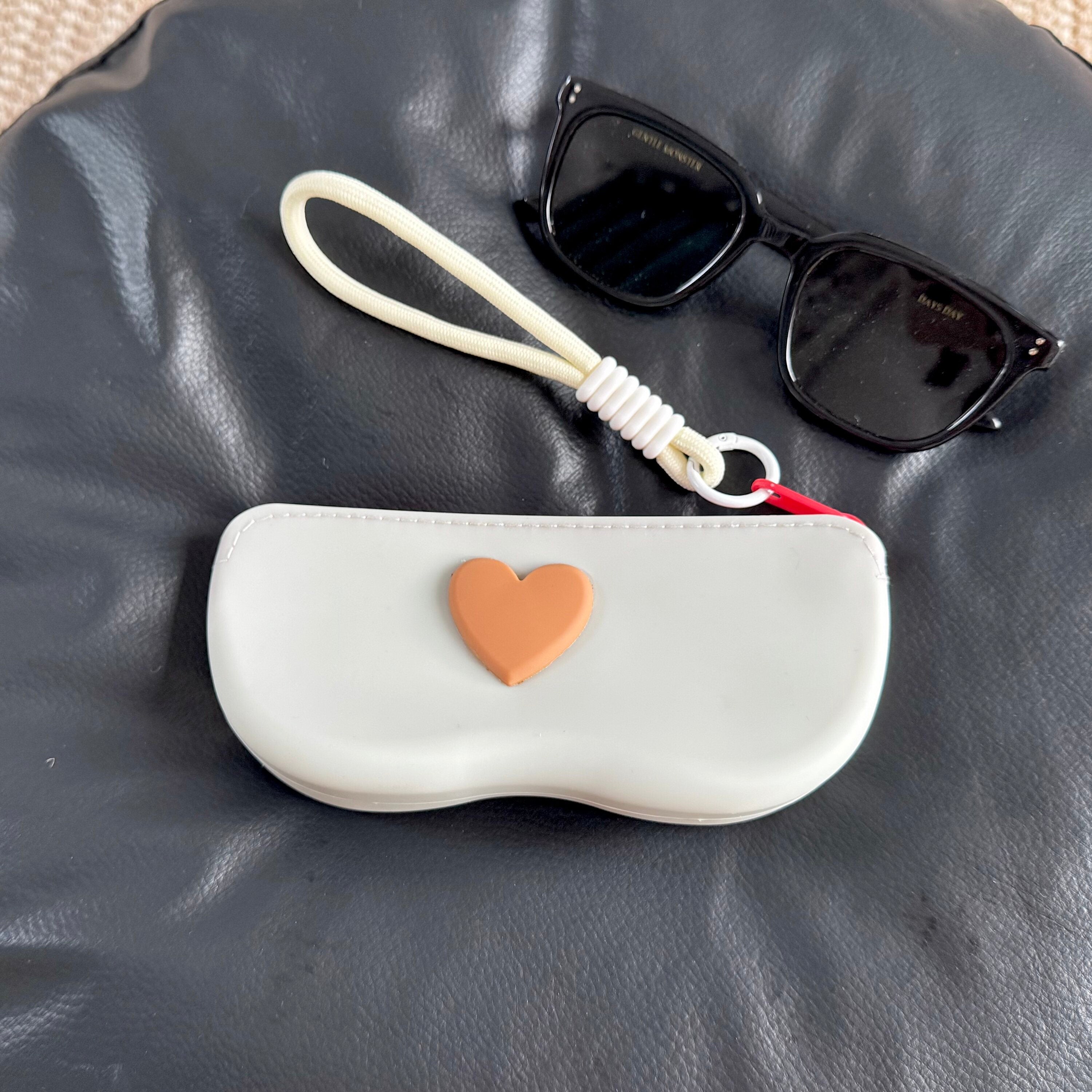 Portable Anti-Pressure Sunglasses Storage Bag