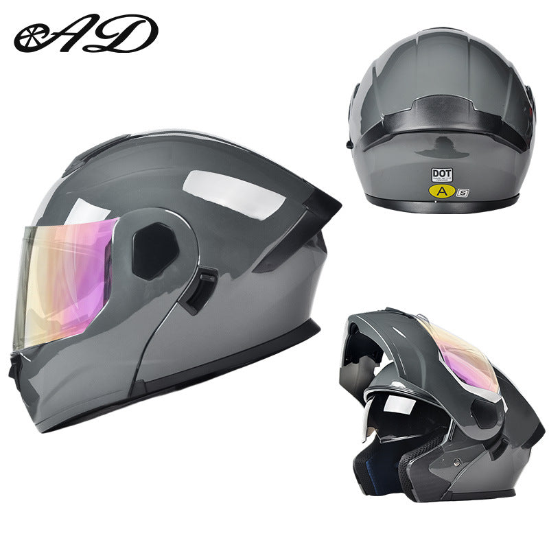 Motorcycle helmet with good ventilation in summer