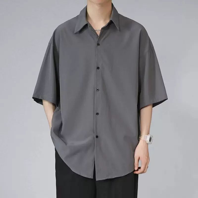 Loose-fitting casual shirt