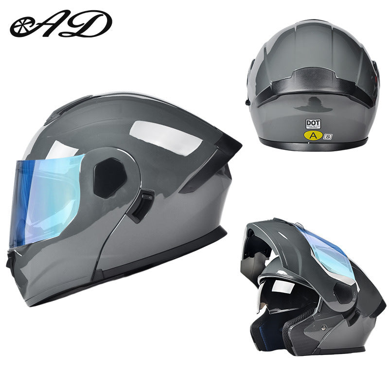 Motorcycle helmet with good ventilation in summer