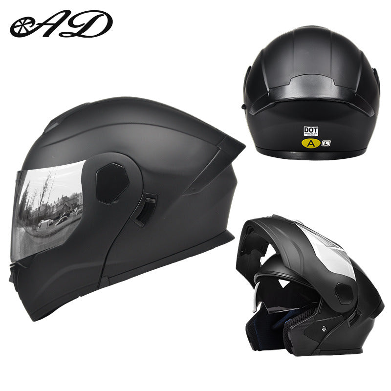Motorcycle helmet with good ventilation in summer