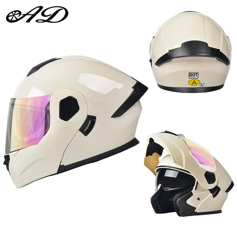 Motorcycle helmet with good ventilation in summer