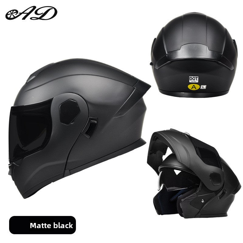 Motorcycle helmet with good ventilation in summer