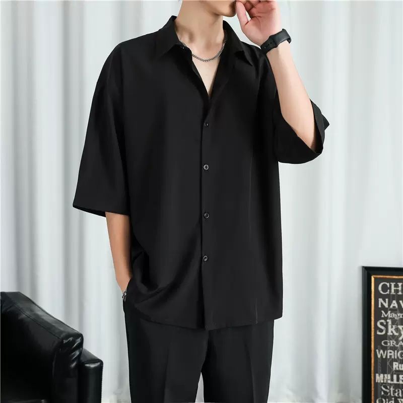Loose-fitting casual shirt