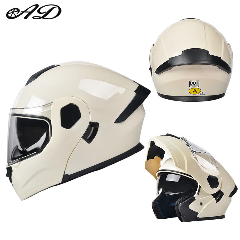 Motorcycle helmet with good ventilation in summer